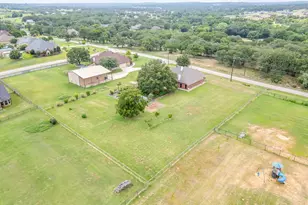 505 Morrow Rd, Springtown, TX 76082 - Photo 35