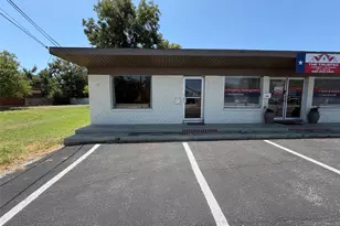 417 W Pearl St, Granbury, TX 76048 - Photo 1