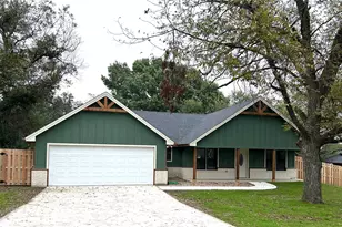 405 S 6th St, Grandview, TX 76050 - Photo 1
