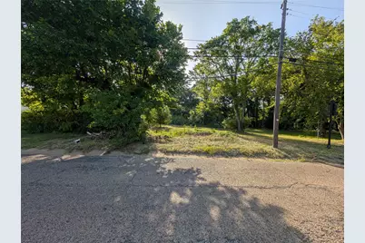 910 N Houston Avenue, Denison, TX 75020 - Photo 7