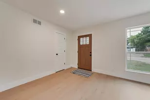 104 Dupont Cir, Fort Worth, TX 76134 - Photo 5