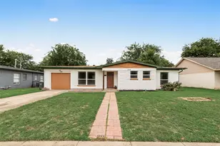 104 Dupont Cir, Fort Worth, TX 76134 - Photo 1