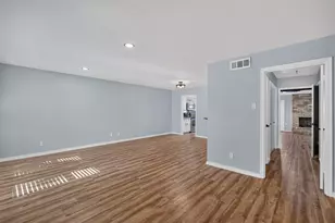 10524 Ravenscroft, Dallas, TX 75230 - Photo 11