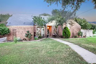 810 Highland Hls Ln, Highland Village, TX 75077 - Photo 1