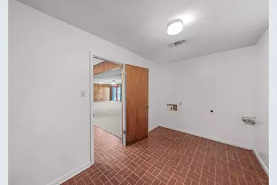 300 Merrell Drive, Sulphur Springs, TX 75482 - Photo 17