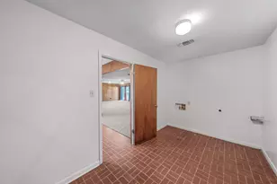 300 Merrell Dr, Sulphur Springs, TX 75482 - Photo 17