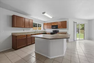 2728 Maegen Cir, Fort Worth, TX 76112 - Photo 3