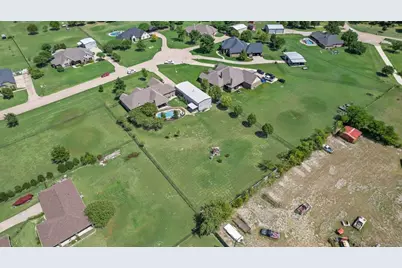 421 Walker Court S, Waxahachie, TX 75167 - Photo 17
