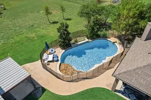 421 Walker Ct S, Waxahachie, TX 75167 - Photo 3