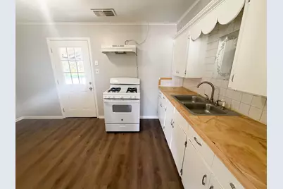 900 E 6th Avenue #2, Corsicana, TX 75110 - Photo 5
