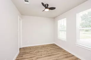 2015 Stuart St, Greenville, TX 75401 - Photo 9