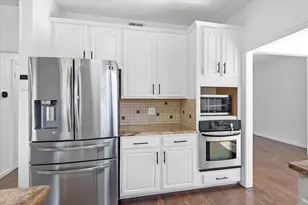 1409 Rider Cir, Grapevine, TX 76051 - Photo 11