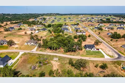 10004 Valley Oak Court, Springtown, TX 76082 - Photo 11