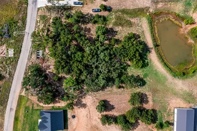 10004 Valley Oak Court, Springtown, TX 76082 - Photo 13
