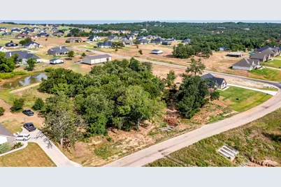 10004 Valley Oak Court, Springtown, TX 76082 - Photo 9