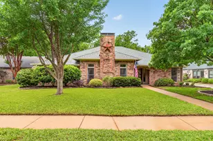 2932 S Creekwood Dr, Grapevine, TX 76051 - Photo 1