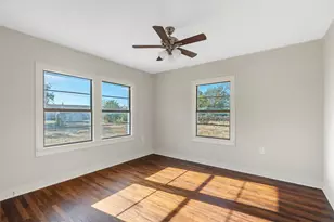 403 S 5th St, Rosebud, TX 76570 - Photo 11