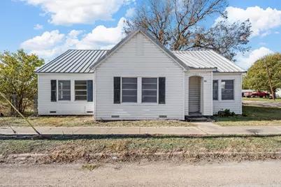 403 S 5th Street, Rosebud, TX 76570 - Photo 1