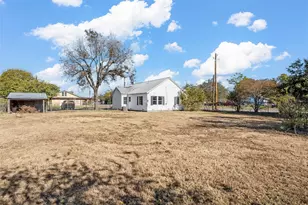 403 S 5th St, Rosebud, TX 76570 - Photo 13