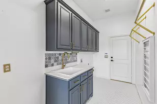 2206 Clearspring Dr N, Irving, TX 75063 - Photo 29