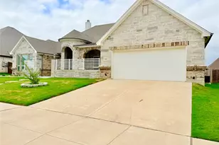 1424 Silent Springs Dr, Fort Worth, TX 76052 - Photo 3