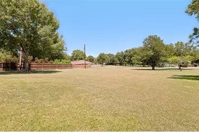 226 Oakwood Drive, Lancaster, TX 75146 - Photo 23