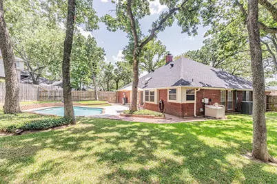 3901 Echo Hill Court, Arlington, TX 76001 - Photo 5