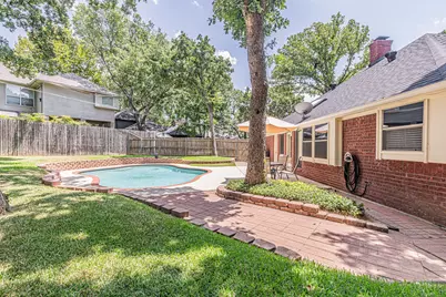 3901 Echo Hill Court, Arlington, TX 76001 - Photo 3