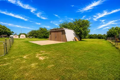2102 Hill Top Circle, Weatherford, TX 76085 - Photo 33