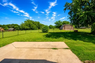 2102 Hill Top Circle, Weatherford, TX 76085 - Photo 31
