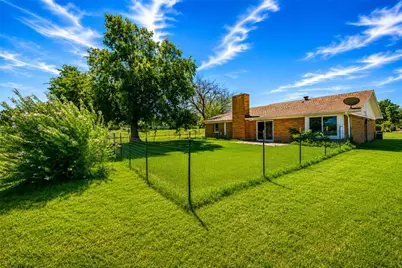 2102 Hill Top Circle, Weatherford, TX 76085 - Photo 35