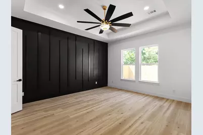 4233 Avenue H, Fort Worth, TX 76105 - Photo 3