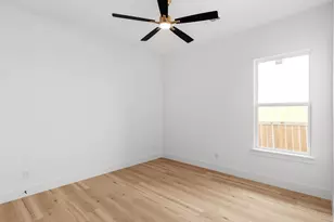 4233 Avenue H, Fort Worth, TX 76105 - Photo 11