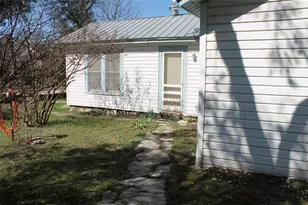 407 Paluxy St, Glen Rose, TX 76043 - Photo 3