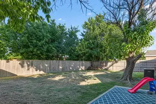 1200 E Georgian Rd, Saginaw, TX 76179 - Photo 27