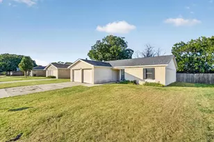 1200 E Georgian Rd, Saginaw, TX 76179 - Photo 1