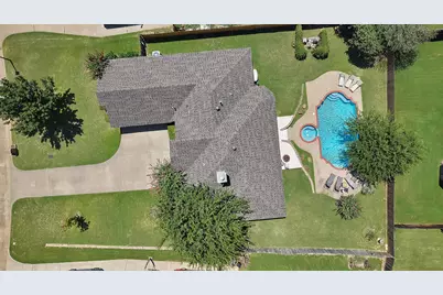 111 Honeysuckle Drive, Justin, TX 76247 - Photo 5