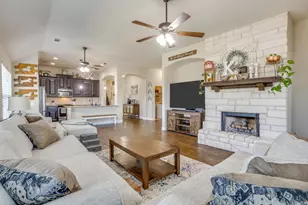 106 Hannah Ct, Weatherford, TX 76085 - Photo 9