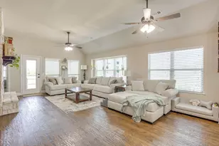 106 Hannah Ct, Weatherford, TX 76085 - Photo 5