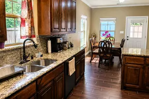 315 E Brockett St, Sherman, TX 75090 - Photo 17