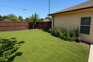 315 E Brockett St, Sherman, TX 75090 - Photo 5