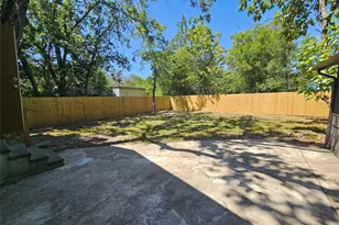 305 W Sabine St, Groesbeck, TX 76642 - Photo 17