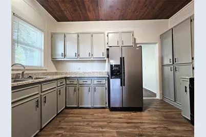 305 W Sabine Street, Groesbeck, TX 76642 - Photo 7