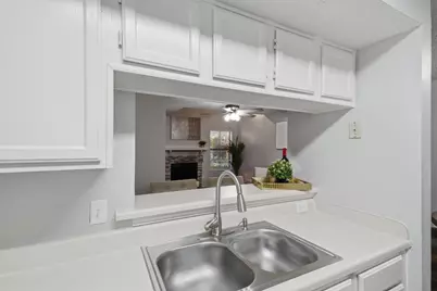 3201 Donnelly Circle #309, Fort Worth, TX 76107 - Photo 11