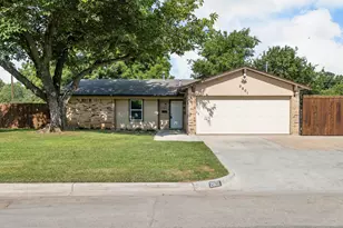 2801 Rosebud Ln, Richland Hills, TX 76118 - Photo 1