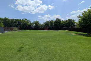1301 Twisting Star Dr, Fort Worth, TX 76052 - Photo 23