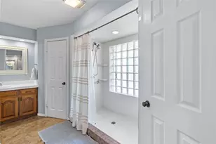 827 Yellowstone Dr, Grapevine, TX 76051 - Photo 15