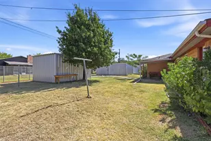 2107 10th St, Mineral Wells, TX 76067 - Photo 17