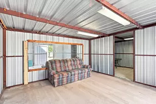 2107 10th St, Mineral Wells, TX 76067 - Photo 15
