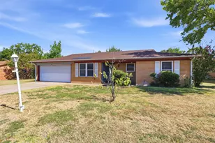 2107 10th St, Mineral Wells, TX 76067 - Photo 1